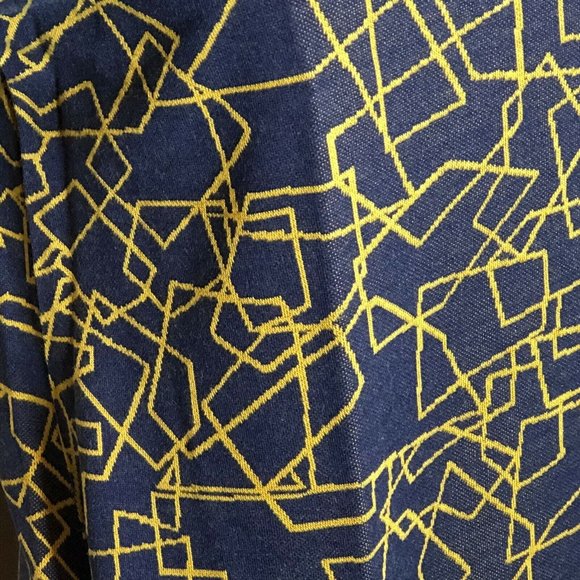 LuLaRoe Classic T Women's Small Top Navy Blue with Yellow Lines NWT - Picture 3 of 8